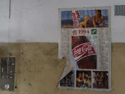 Un calendario del 1994, l'anno in cui l'area venne abbandonata